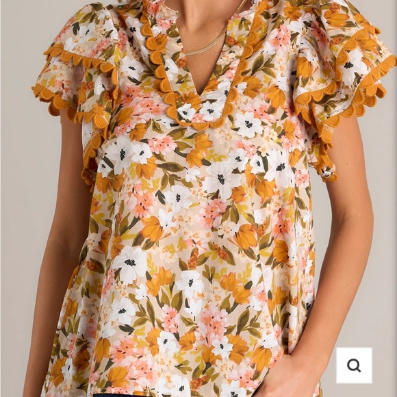 Floral Ruffle Sleeve Top - Picture 2 of 5